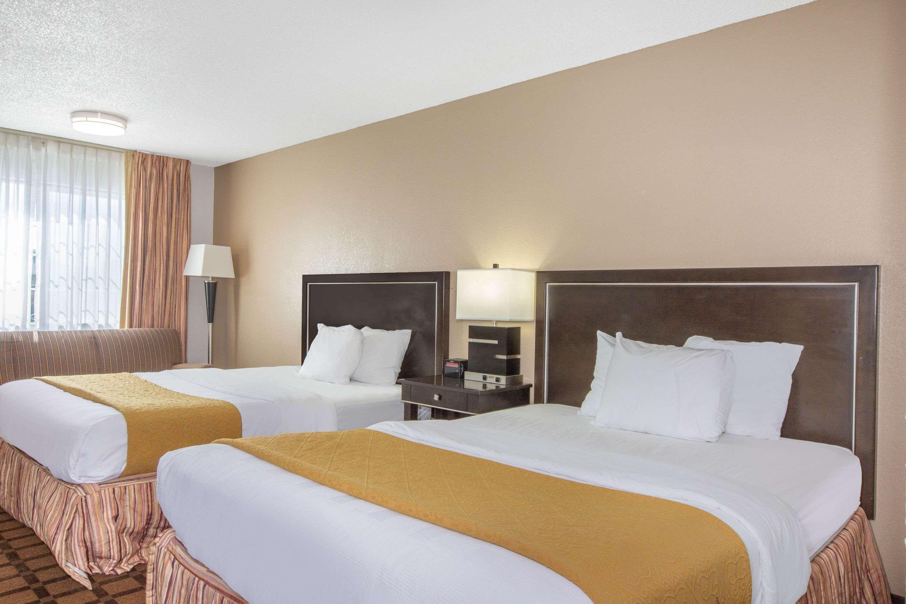 Baymont By Wyndham Roseburg Hotel Exterior photo