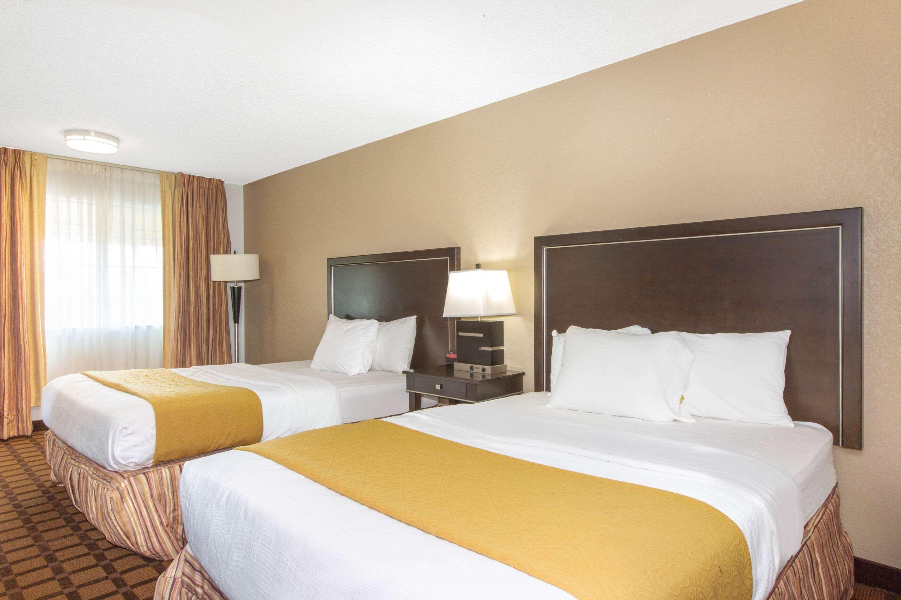 Baymont By Wyndham Roseburg Hotel Exterior photo